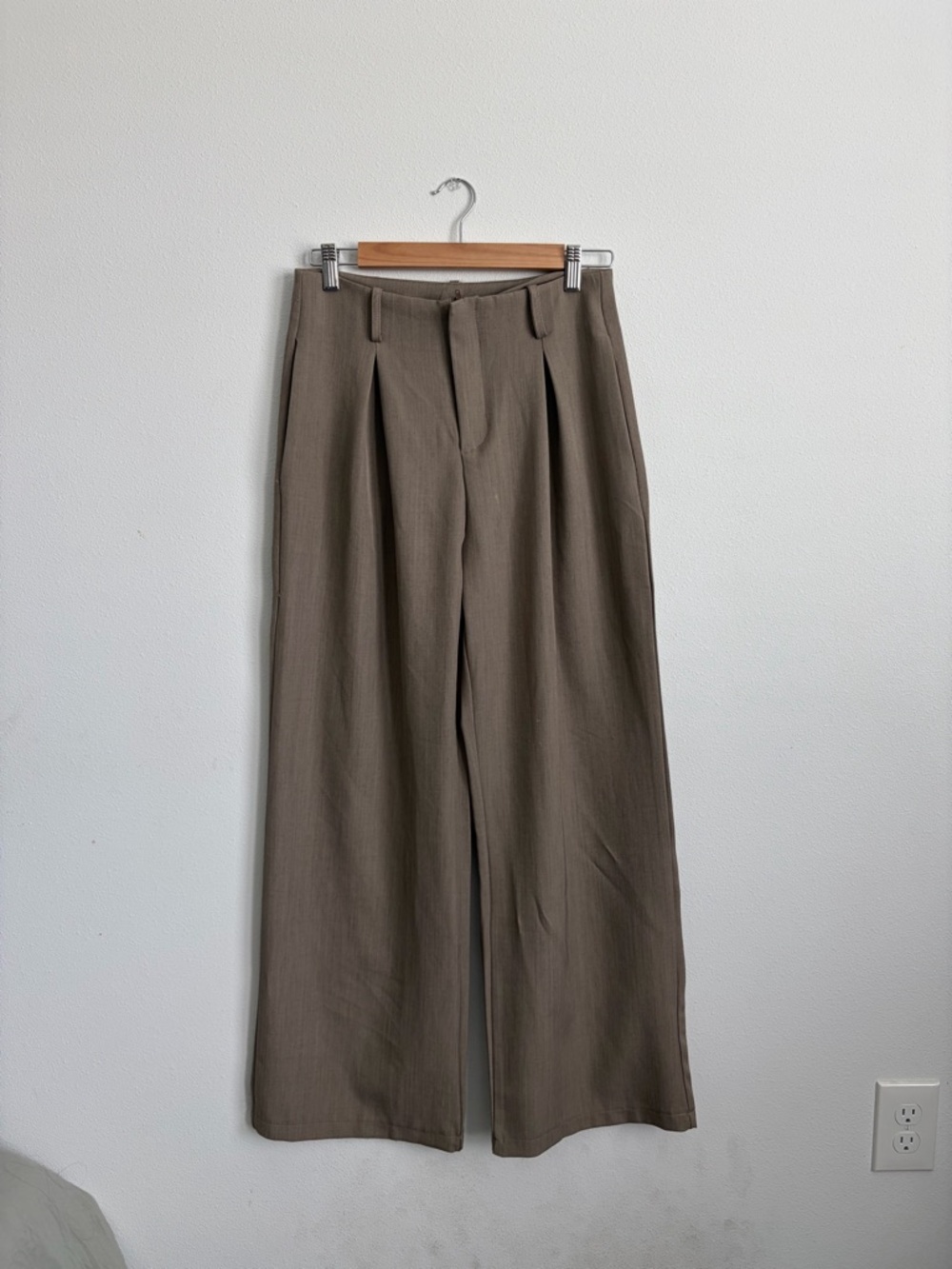 Women’s Wide-Leg Dress Pants in Taupe